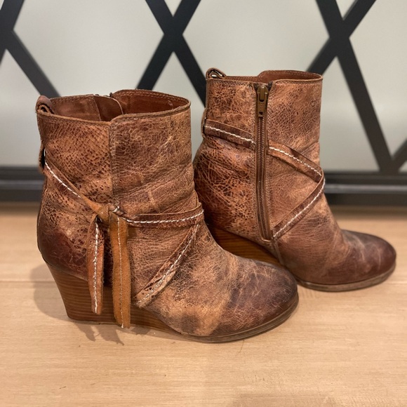 Diba Ankle Boot - Picture 3 of 4